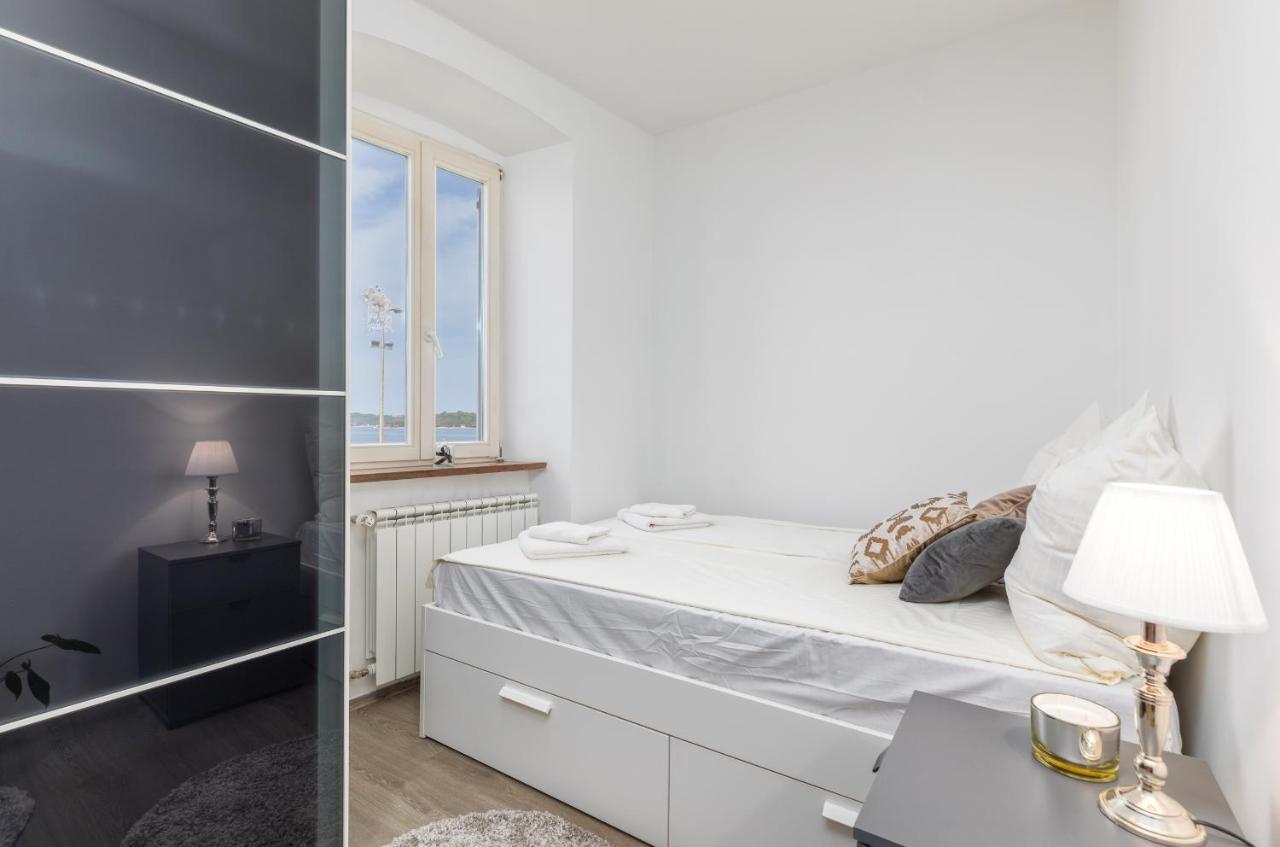 Apartment Augusto - Sea View พูลา ภายนอก รูปภาพ