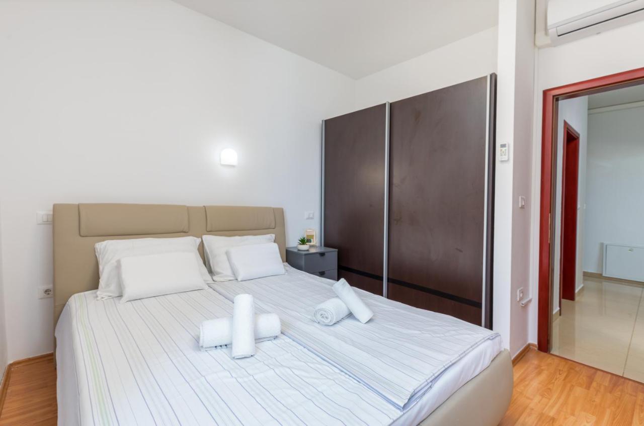 Apartment Augusto - Sea View พูลา ภายนอก รูปภาพ