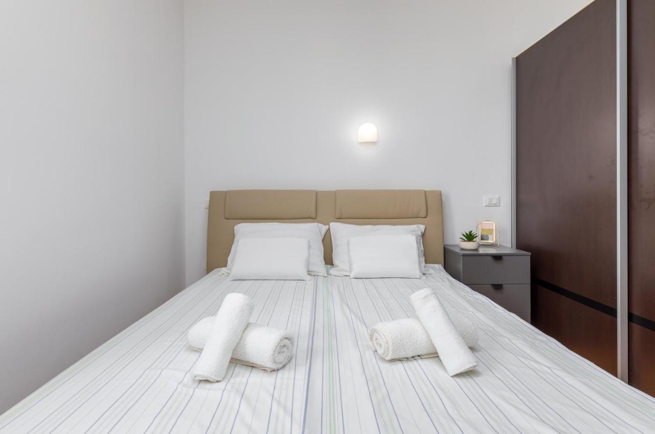 Apartment Augusto - Sea View พูลา ภายนอก รูปภาพ
