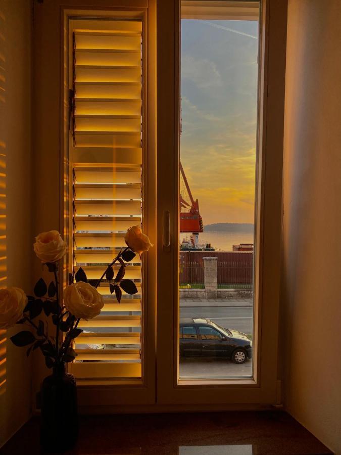 Apartment Augusto - Sea View พูลา ภายนอก รูปภาพ