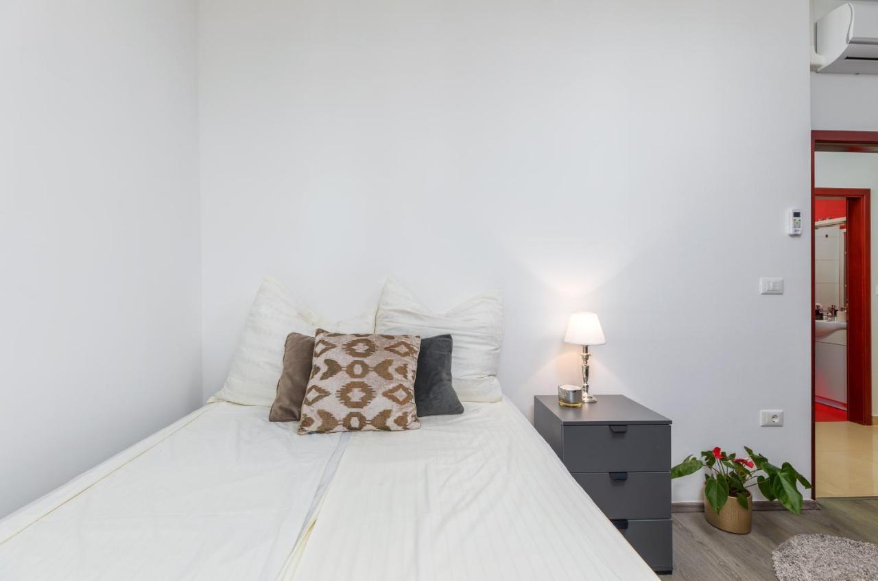 Apartment Augusto - Sea View พูลา ภายนอก รูปภาพ